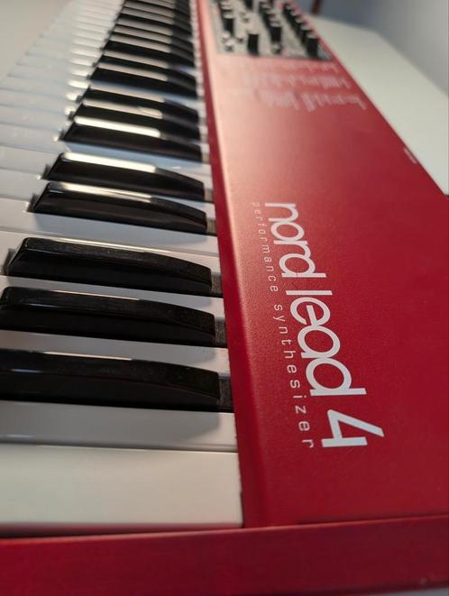 Prosq Music | Presenteert u de Nord Lead 4 Jong gebruikt., Muziek en Instrumenten, Midi-apparatuur, Zo goed als nieuw, Ophalen of Verzenden
