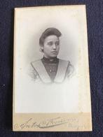 CDV, Jongedame, Anton C. Thomann, Utrecht, Carte de Visite, Ophalen of Verzenden, Voor 1940, Gebruikt, Foto