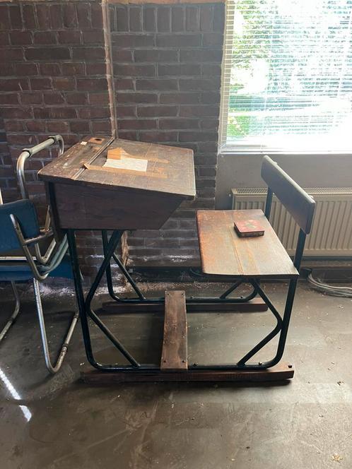 Oude schoolbank, Antiek en Kunst, Antiek | Meubels | Stoelen en Banken, Ophalen of Verzenden