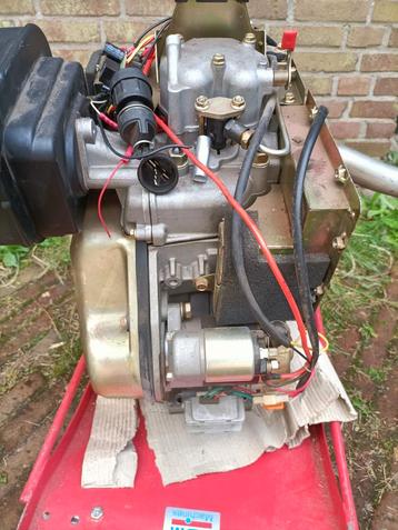 Dieselmotor 8 pk goed als nieuw beschikbaar voor biedingen