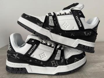 Louis Vuitton sneaker zwart en blauw beschikbaar voor biedingen
