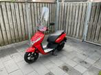 Peugeot Kisbee Rood - 2018, Fietsen en Brommers, Scooters | Peugeot, Ophalen, Gebruikt, Overige modellen, Maximaal 45 km/u