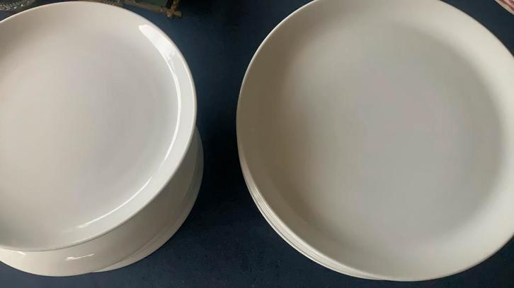 VIVO dinerborden( en meer), Huis en Inrichting, Keuken | Servies, Gebruikt, Bord(en), Overige stijlen, Porselein, Ophalen of Verzenden