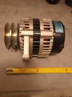 Dynamo, alternator, 12 V - 70 Ampere., Overige materialen, Overige typen, Ophalen of Verzenden, Minder dan 2 meter