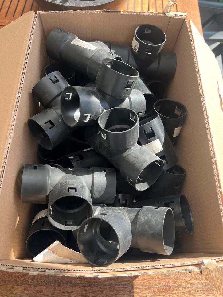 Doos vol drainage materiaal, Doe-het-zelf en Verbouw, Buizen en Afvoer, Nieuw, Afvoer, Pvc, Minder dan 2 meter, 40 tot 60 mm, Ophalen of Verzenden