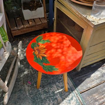 Zonnebloemen | Retro | tafel  beschikbaar voor biedingen