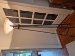 Staande lamp. Zwart stalen onderstel met glazen schaal., Huis en Inrichting, Lampen | Vloerlampen, Ophalen, 150 tot 200 cm