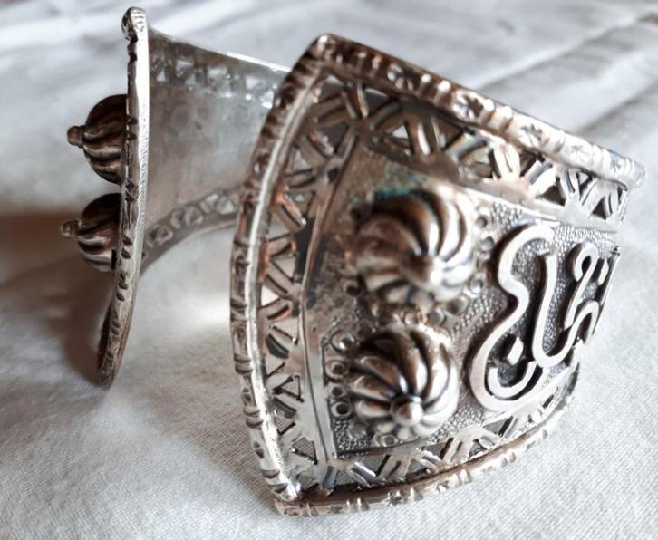Antieke laat 19e eeuwse 800 zilveren Berber/Algerije armband, Sieraden, Tassen en Uiterlijk, Antieke sieraden, Armband, Zilver
