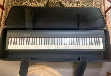 Stagepiano Roland FP30 inclusief gigbag (rolkoffer) beschikbaar voor biedingen