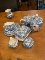 Servies Manila blauw wit bloemen, Huis en Inrichting, Gebruikt, Ophalen of Verzenden, Overige stijlen, Kop(pen) en/of Schotel(s)