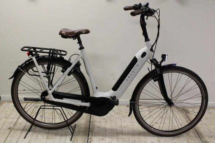 Gazelle Grenoble C7+ Dames Ecru/ beige 57cm 2022, Fietsen en Brommers, Elektrische fietsen, Gebruikt, Gazelle, 55 tot 59 cm