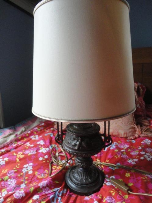 antieke TAFELLAMP/SCHEMERLAMP met BEWERKTE ZINKEN VOET + KAP, Antiek en Kunst, Antiek | Lampen, Ophalen of Verzenden