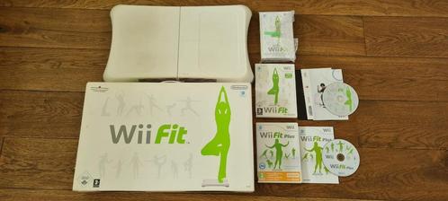 Wii FIt & Wii Fit Plus met Balance Board, Spelcomputers en Games, Games | Nintendo Wii, Zo goed als nieuw, Sport, 3 spelers of meer