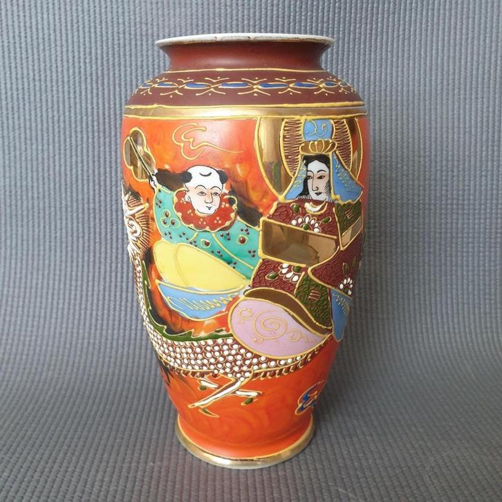 Vintage ca. 1950's Japanese satsuma porseleinen vaas, Antiek en Kunst, Antiek | Vazen, Ophalen of Verzenden