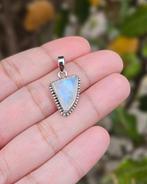 Maansteen Hanger Infinity - Echt Zilver, Info@lavicollection.com, Nieuw, Met edelsteen, LAVI