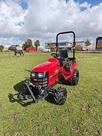Shibaura SX24 mini tractor met fronthef beschikbaar voor biedingen