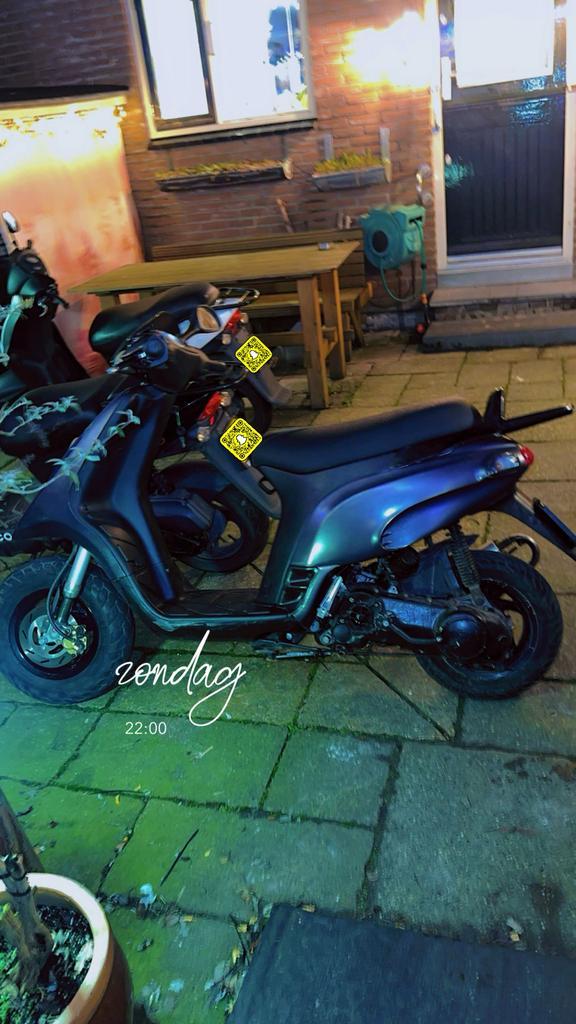 70cc typhoon blok, Fietsen en Brommers, Scooters | Piaggio, Zo goed als nieuw, Zip, Benzine, Ophalen