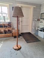Vintage vloerlamp met rieten kap, Huis en Inrichting, Vintage, Hout, Ophalen