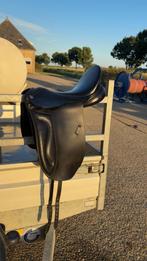 Tokyo Dressage dressuurzadel 18 inch boommaat wide 33, Dieren en Toebehoren, Paarden en Pony's | Zadels, Ophalen of Verzenden