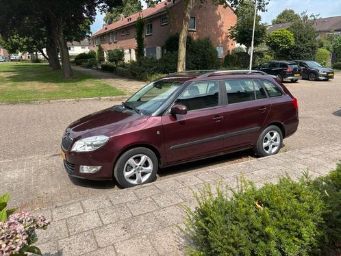 Skoda Fabia 1.2 TDI 55KW Combi 2010 Rood, Auto's, Skoda, Particulier, Fabia, ABS, Airbags, Airconditioning, Bluetooth, Boordcomputer