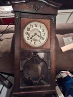 Antieke Wandklok met Slinger, Antiek en Kunst, Ophalen of Verzenden