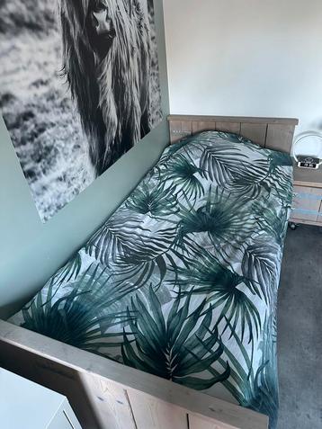 Eenpersoonsbed steigerhout