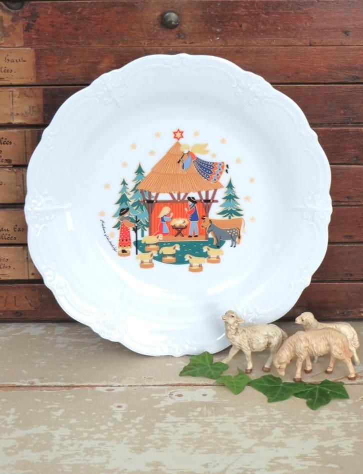 Vintage kerstschaal – Tirschenreuth Baronesse “Kerststal”, Antiek en Kunst, Antiek | Schalen, Ophalen of Verzenden