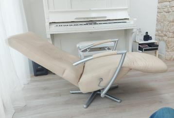 Relax Fauteuil draaibaar leer handbediend beschikbaar voor biedingen