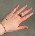 14k geelgouden ring met granaat, 18 tot 19, Verzenden, Zo goed als nieuw, Met edelsteen