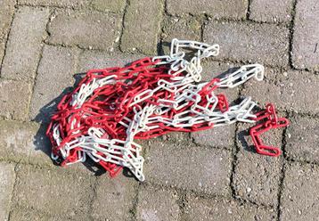 Afzetketting rood-wit kunststof beschikbaar voor biedingen