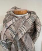 Vintage wol viscose sjaal, Vintage, Ophalen of Verzenden, Zo goed als nieuw, Sjaal