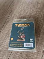 Warhammer black orc big boss with axe and shield, Hobby en Vrije tijd, Wargaming, Ophalen of Verzenden, Nieuw, Warhammer, Figuurtje(s)