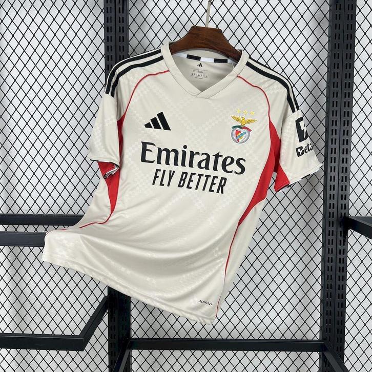 Nieuw Benfica Uitshirt 2024 – Wit/Rood – Maat [jouw maat], Sport en Fitness, Voetbal, Nieuw, Shirt, Verzenden