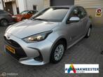 Toyota Yaris 1.5 Hybrid Active, Auto's, Toyota, Te koop, Zilver of Grijs, Geïmporteerd, Emergency brake assist