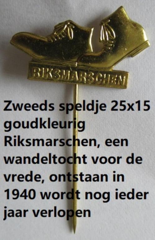 mooie goudkleurige steekspeld van de Zweedse RIKSMARSCHEN, Verzamelen, Speldjes, Pins en Buttons, Nieuw, Ophalen of Verzenden