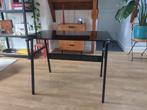 Zwart bureau met glazen blad, Huis en Inrichting, Bureaus, Ophalen, Gebruikt, Bureau