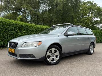 Volvo V70 2.0 Kinetic | Navi | Leder | Clima | 16" Velgen |  beschikbaar voor biedingen