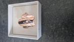 Roze kleurige guess ring ., Sieraden, Tassen en Uiterlijk, Ringen, Ophalen, Zo goed als nieuw, 17 tot 18, Roze