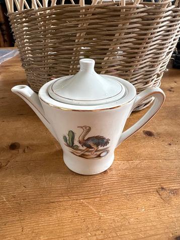 Antiek Theepotje met Struisvogel Decoratie beschikbaar voor biedingen
