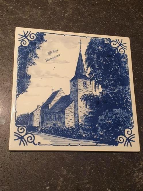 Wand tegel N H kerk Wadenoyen, Antiek en Kunst, Antiek | Wandborden en Tegels, Ophalen