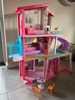 Groot barbie huis met  lift en glijbaan, Kinderen en Baby's, Speelgoed | Poppenhuizen, Ophalen, Zo goed als nieuw, Toebehoren