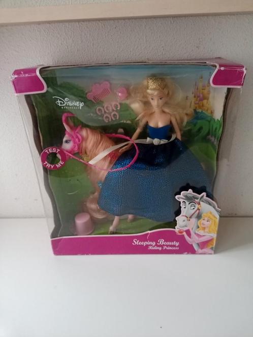 Barbie Disney Sleeping Beauty Riding Princess, Verzamelen, Disney, Nieuw, Beeldje of Figuurtje, Sneeuwwitje of Doornroosje, Ophalen of Verzenden