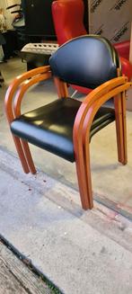 5 nette wachtruimte/vergaderstoelen, Ophalen, Zo goed als nieuw