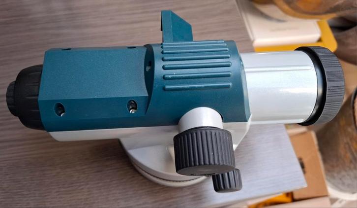Bosch GOL 26D professional nivelleertoestel, Doe-het-zelf en Verbouw, Meetapparatuur, Zo goed als nieuw, Overige meters, Ophalen of Verzenden