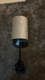 Tafellamp zwart en grijze/taupe kapje, Huis en Inrichting, Lampen | Wandlampen, Ophalen of Verzenden, Zo goed als nieuw