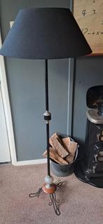 Oude staande lamp met linnen kap, Ophalen, Gebruikt, Klassiek, Stof