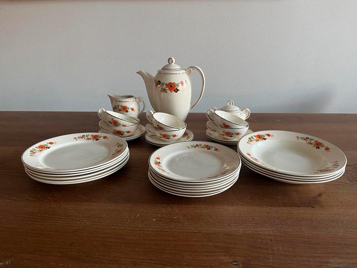 Petrus regout servies strand, Antiek en Kunst, Curiosa en Brocante, Ophalen of Verzenden
