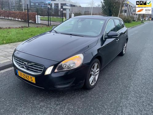 Volvo V60 1.6 D2 Momentum | ZIE OMSCHRIJVING | EXPORT, Auto's, Volvo, Bedrijf, Te koop, V60, ABS, Airbags, Airconditioning, Boordcomputer
