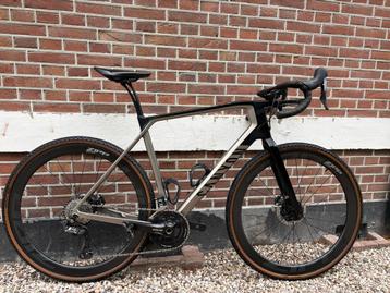 Canyon Grail CF SL8 maar L met Zipp 303s beschikbaar voor biedingen