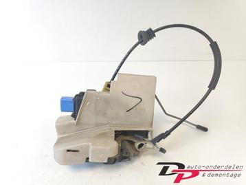 Deurslot Mechaniek 4Deurs links-voor van een Volkswagen Polo beschikbaar voor biedingen
